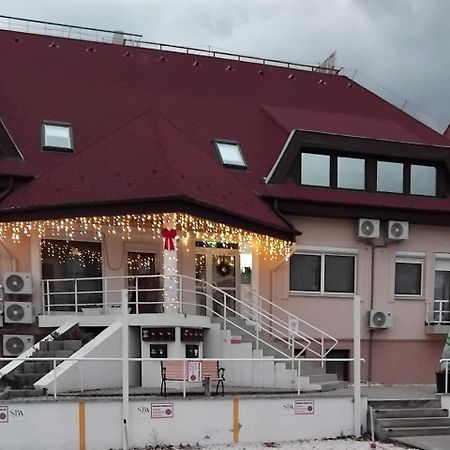 Appartamento Szent Benedek Apartman Fot Esterno foto