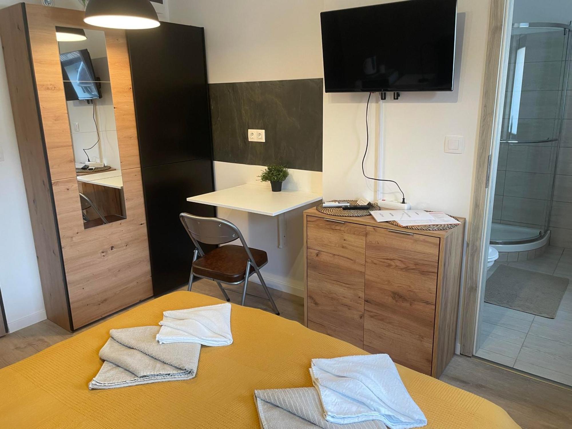 Appartamento Szent Benedek Apartman Fot Esterno foto
