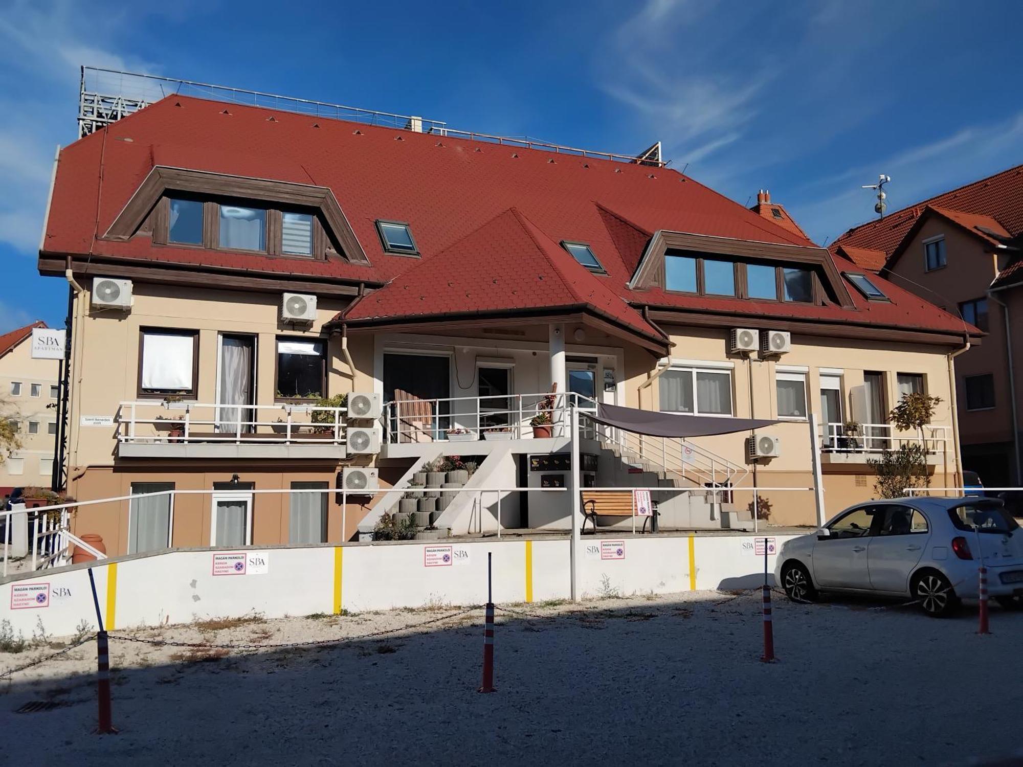 Appartamento Szent Benedek Apartman Fot Esterno foto