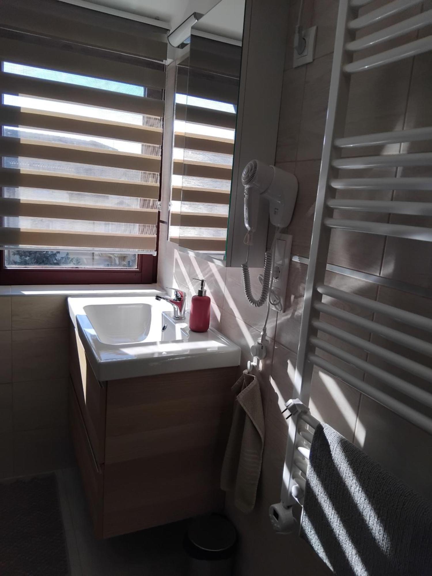 Appartamento Szent Benedek Apartman Fot Esterno foto