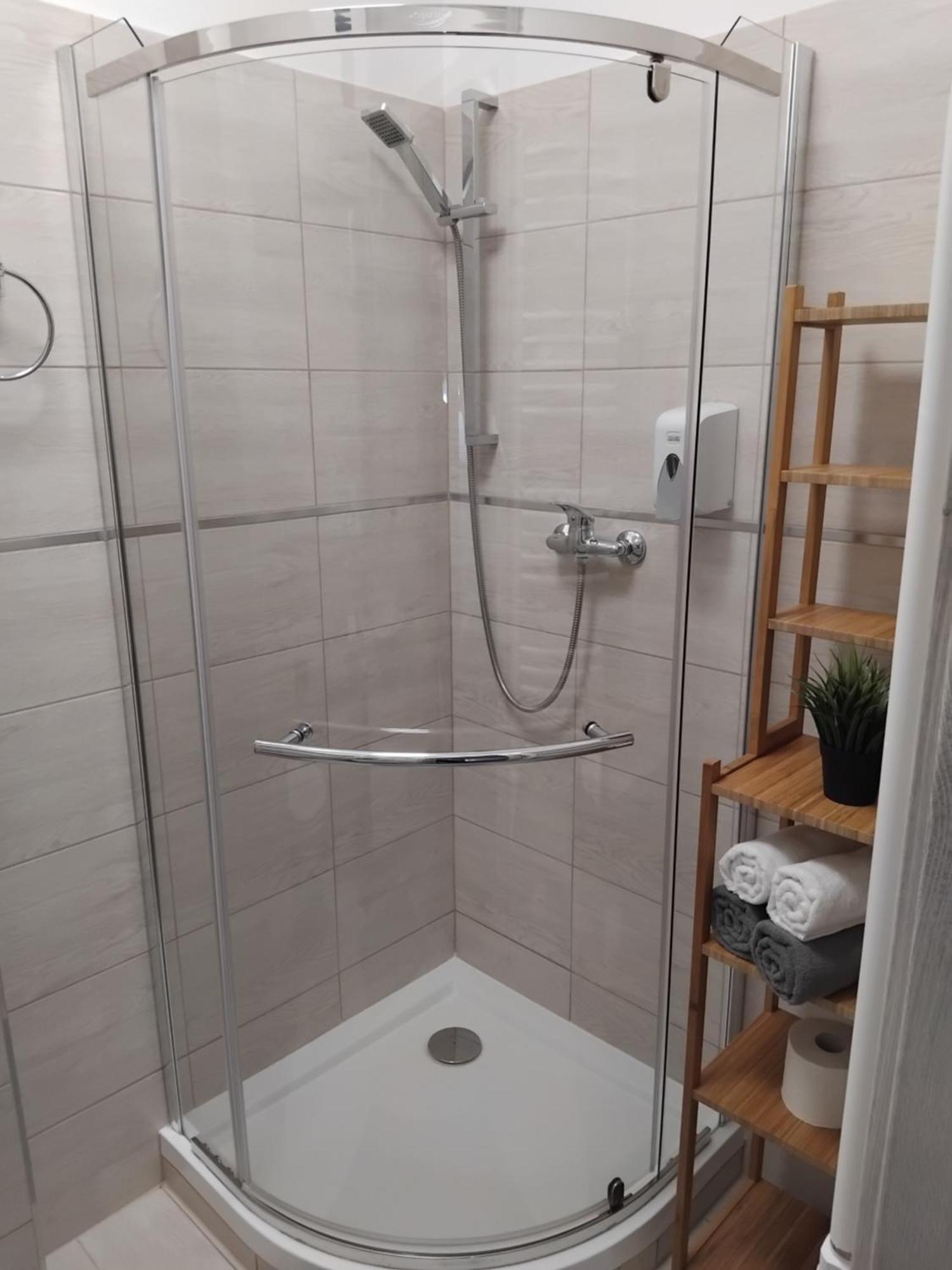 Appartamento Szent Benedek Apartman Fot Esterno foto