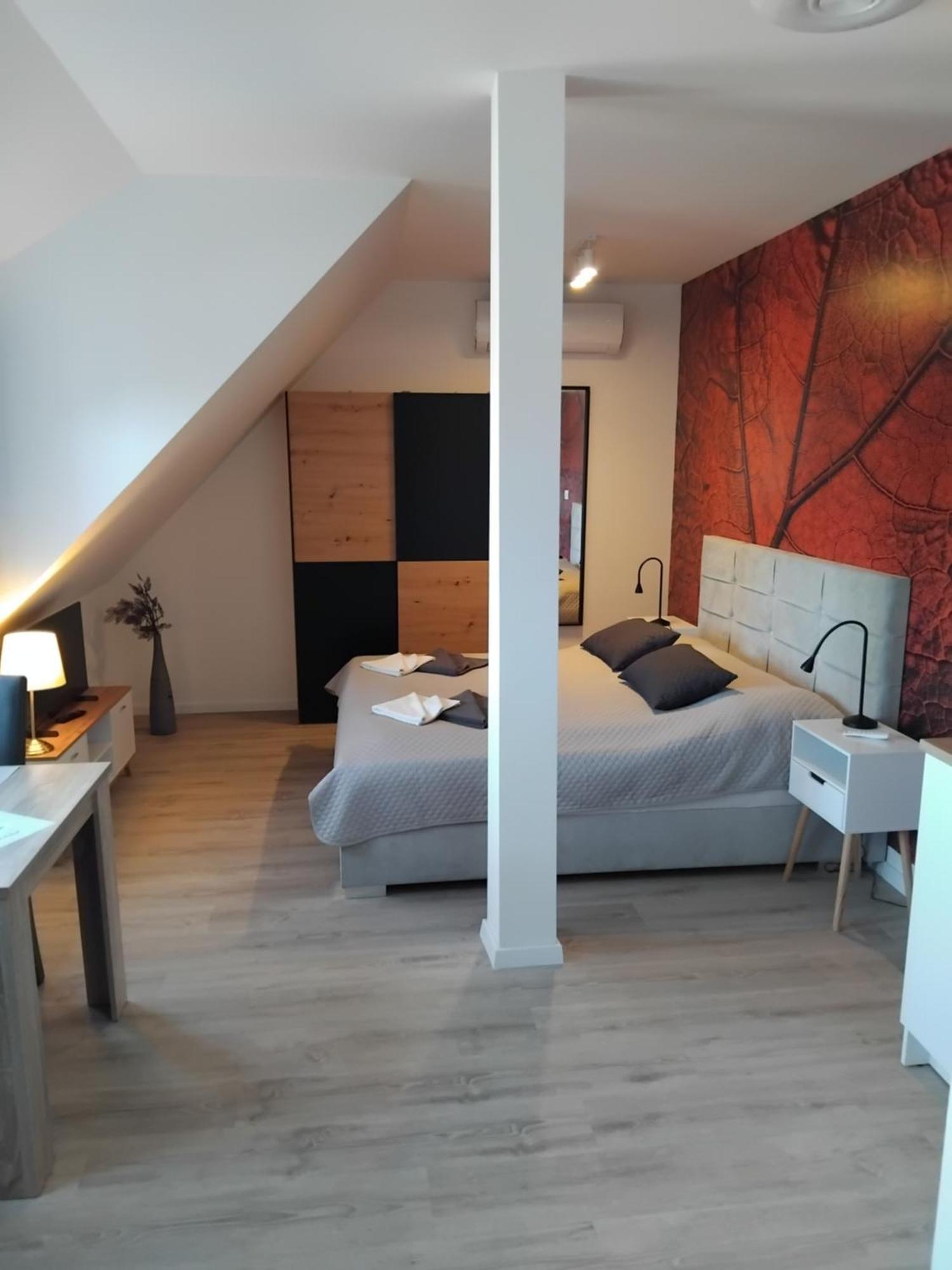 Appartamento Szent Benedek Apartman Fot Esterno foto