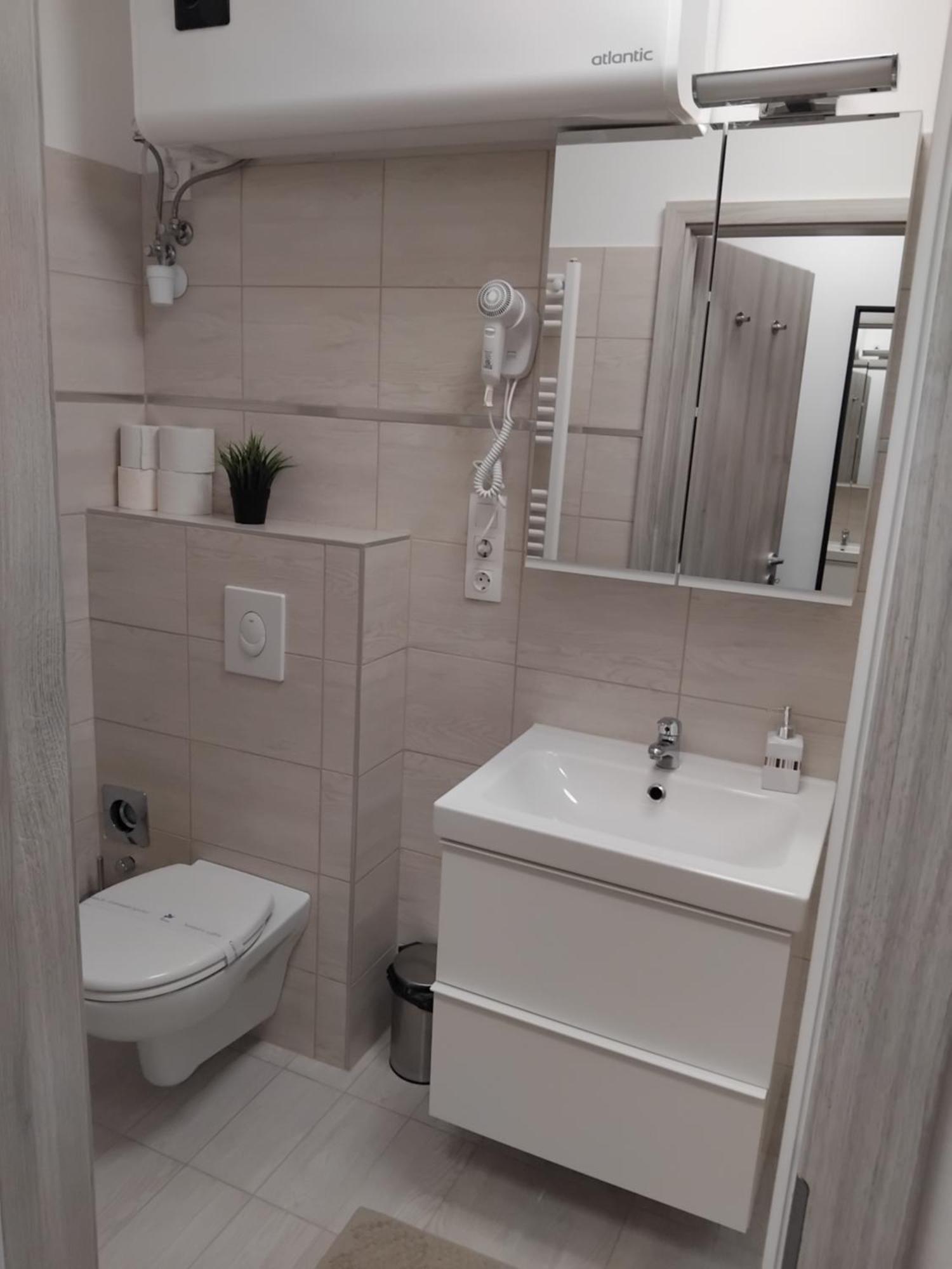 Appartamento Szent Benedek Apartman Fot Esterno foto