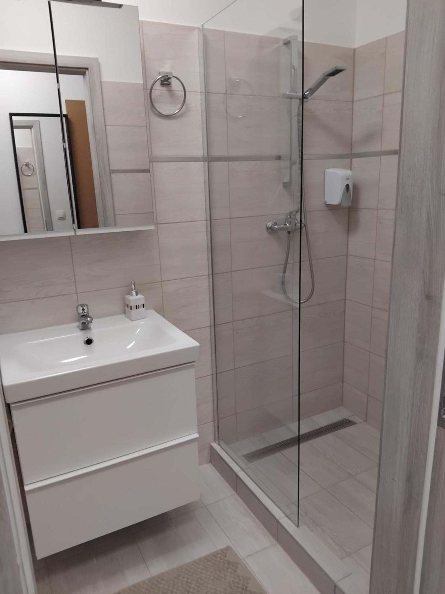 Appartamento Szent Benedek Apartman Fot Esterno foto