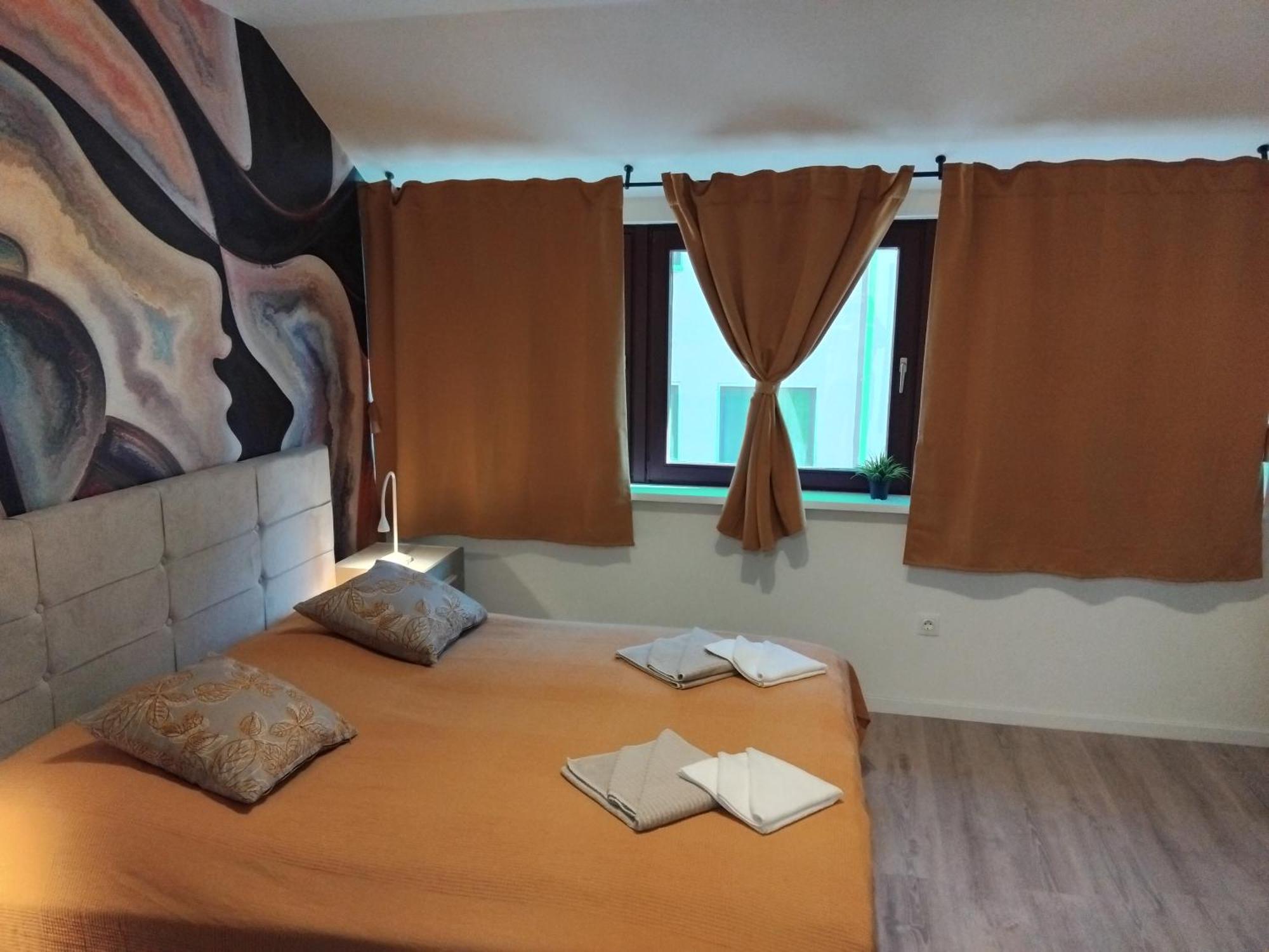 Appartamento Szent Benedek Apartman Fot Esterno foto