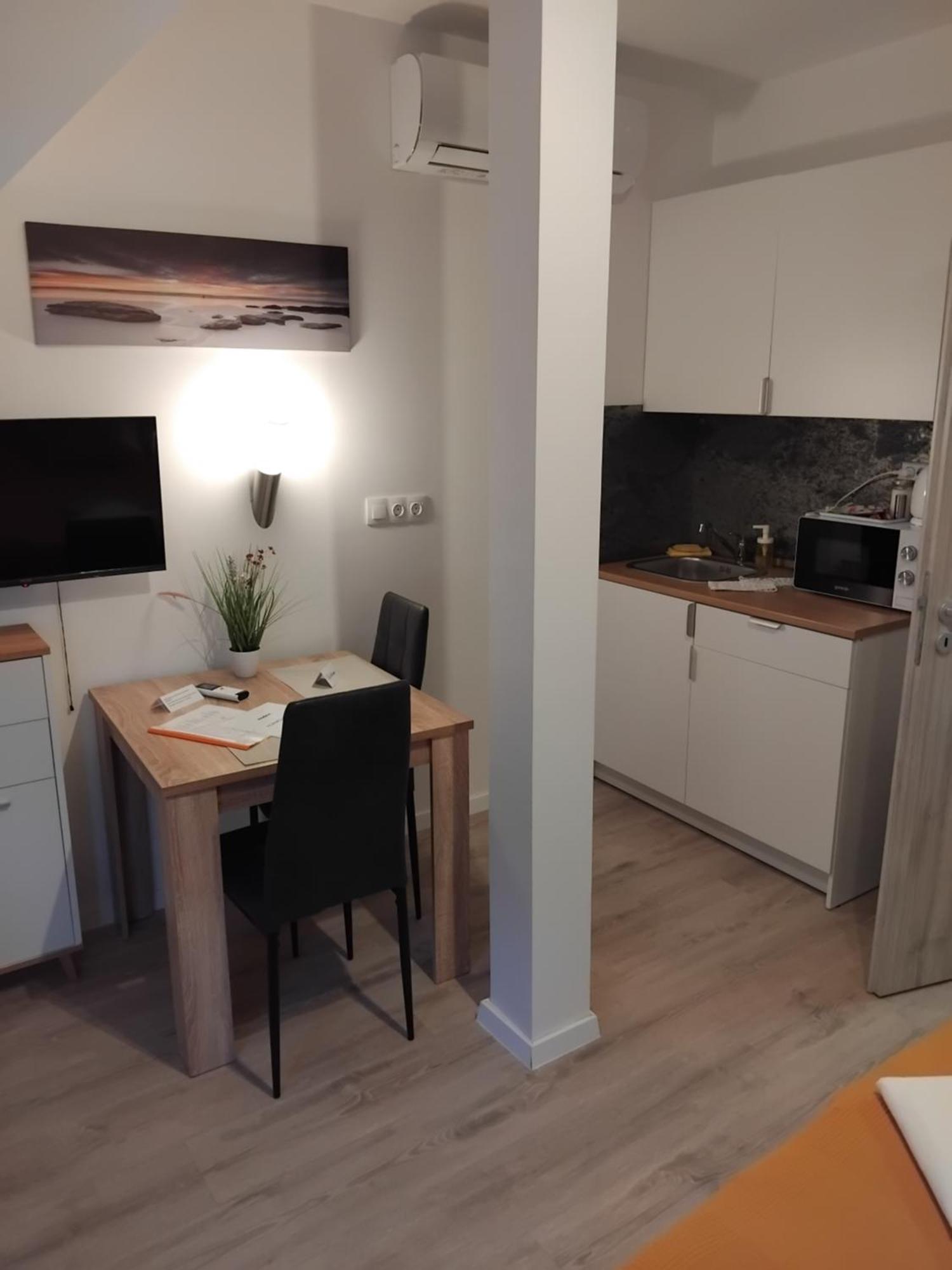 Appartamento Szent Benedek Apartman Fot Esterno foto